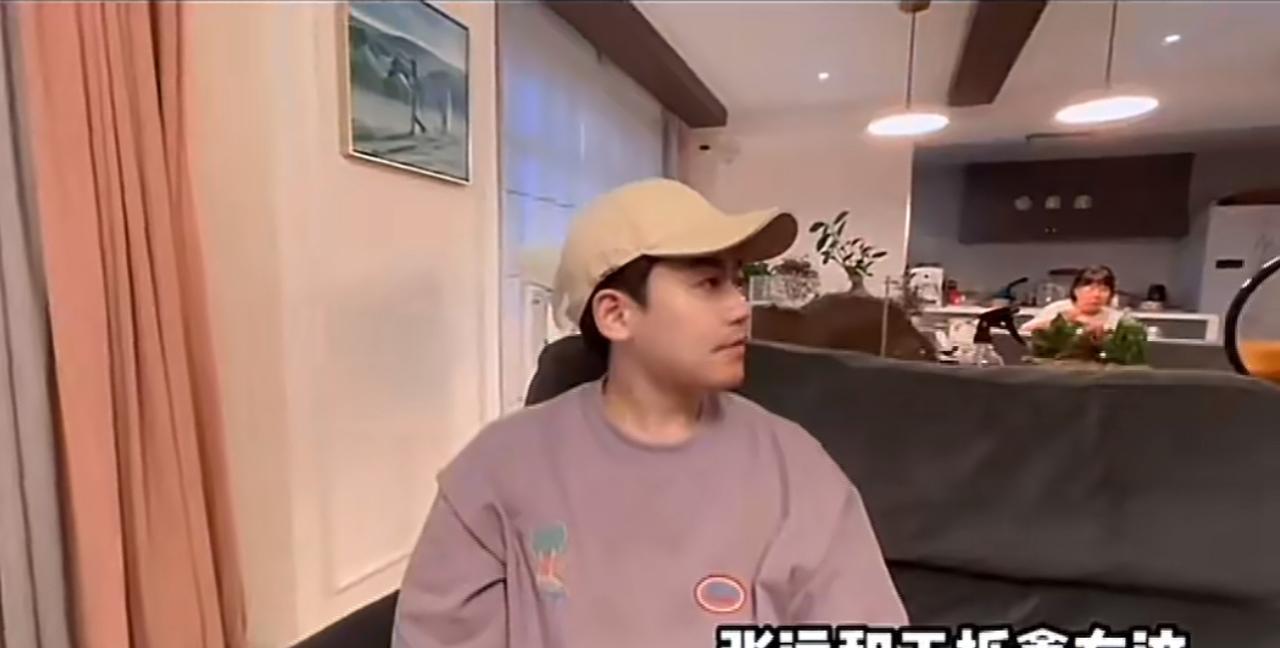 苏醒：我们这个团根本就不团结。笑死人。老苏总在看有糊糊和张远参加的综艺节目，