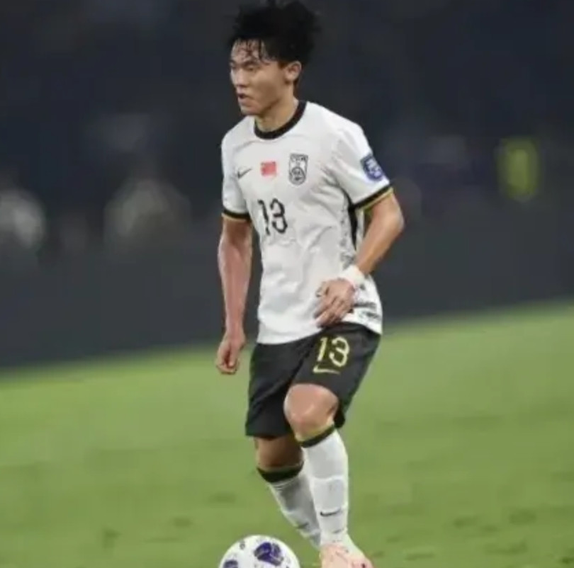 胡荷韬依木兰落选有情可原，刘诚宇艾菲尔丁为啥也落选了呢？U22国足名单公布，球
