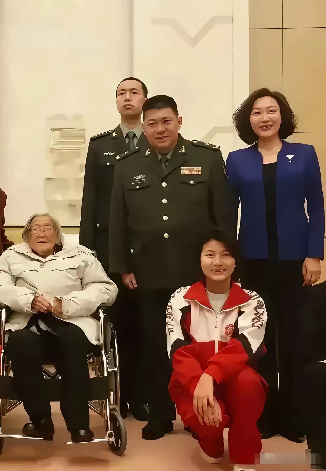 红色基因代代相传[赞]