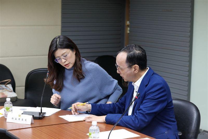 若郑丽文换成朱立伦朱凯翔：会怎样批判？媒体人朱凯翔今早（10日）在节目中痛