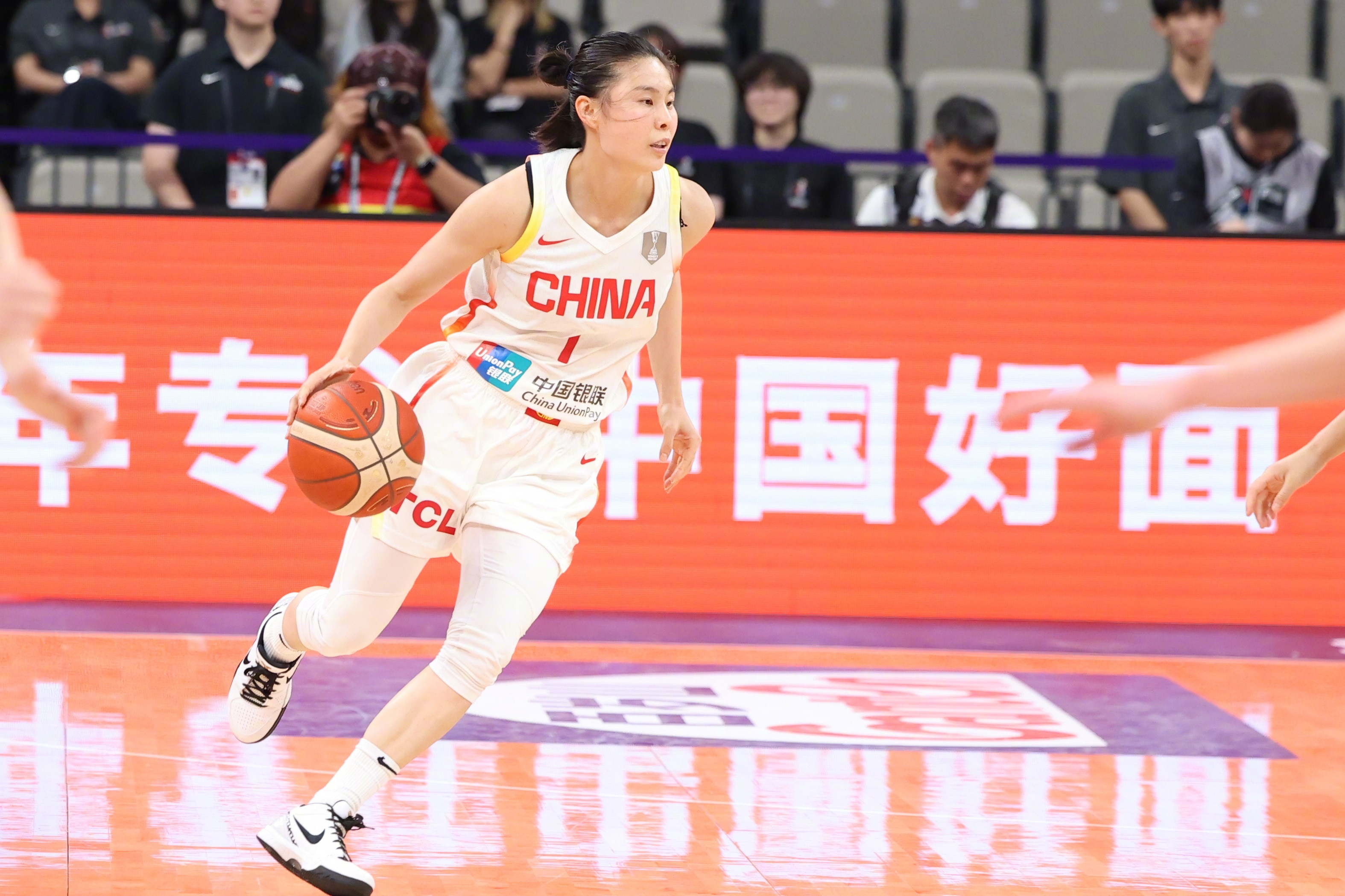 女子篮球世界杯预选赛，中国女篮84-74捷克，获得世界杯正赛资格。本场比赛，中