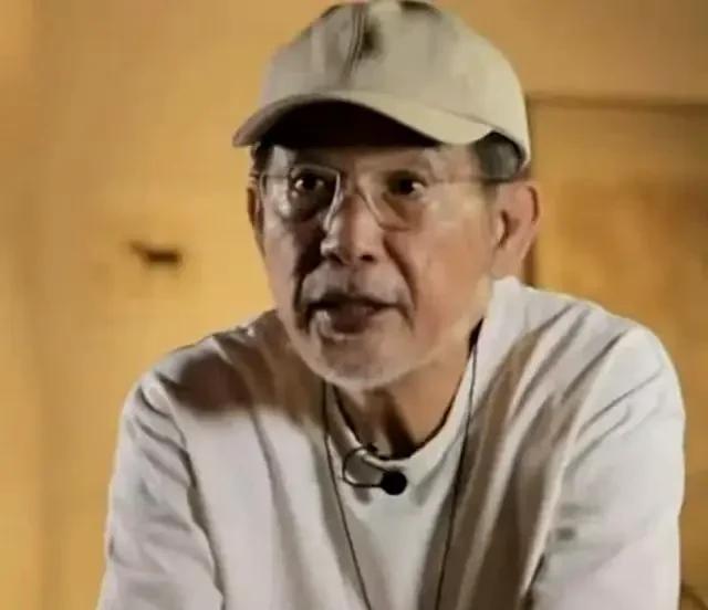 刷到79岁秦汉的近况，真的是感慨万千。曾经那个帅得一塌糊涂的男神，现在头发全白了