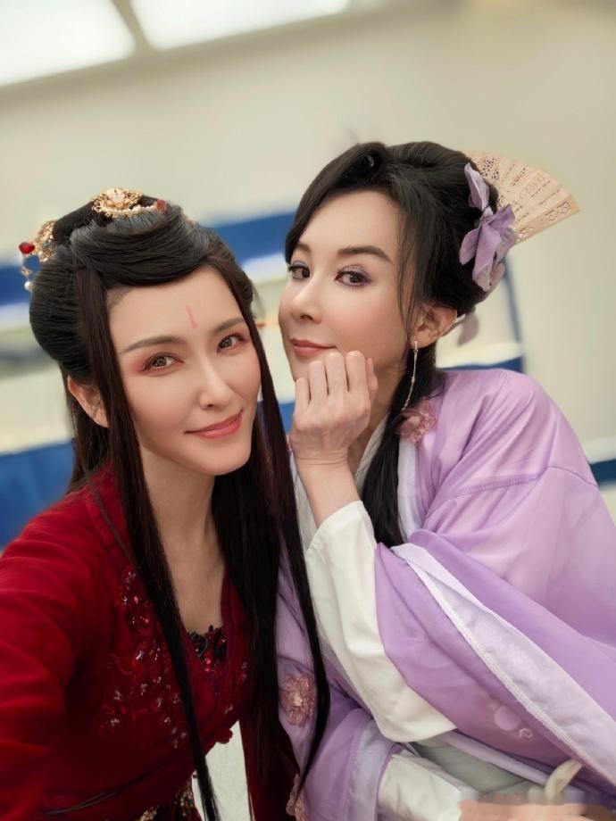 徐洁儿可以是我姐姐吗徐洁儿身上有磁吸吧韵味十足，谁能拒绝这位姐姐。