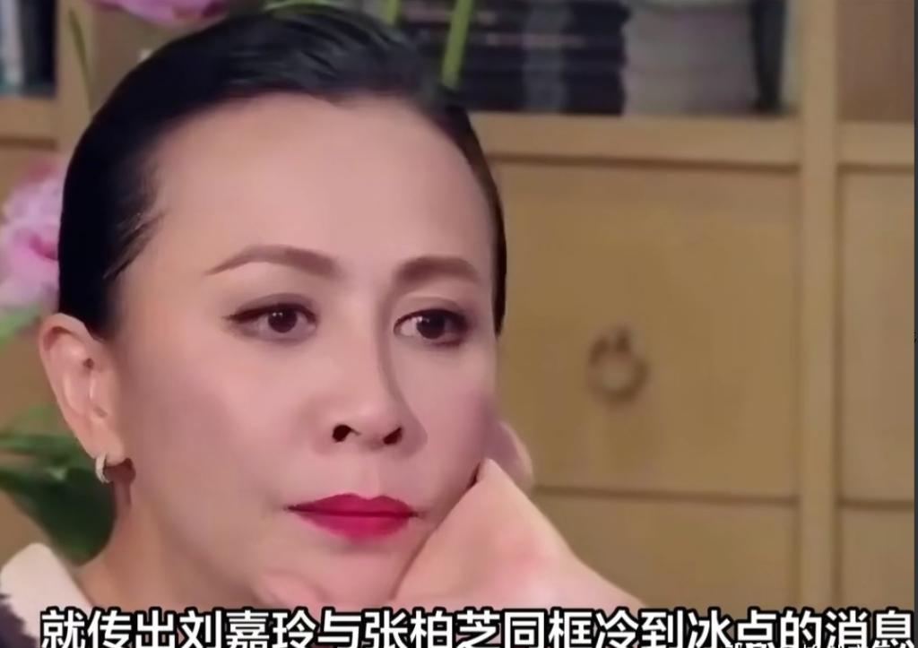 刘嘉玲新综艺的合照操作，居然把网友的讨论度直接拉到了顶点！最近她在新综艺《一