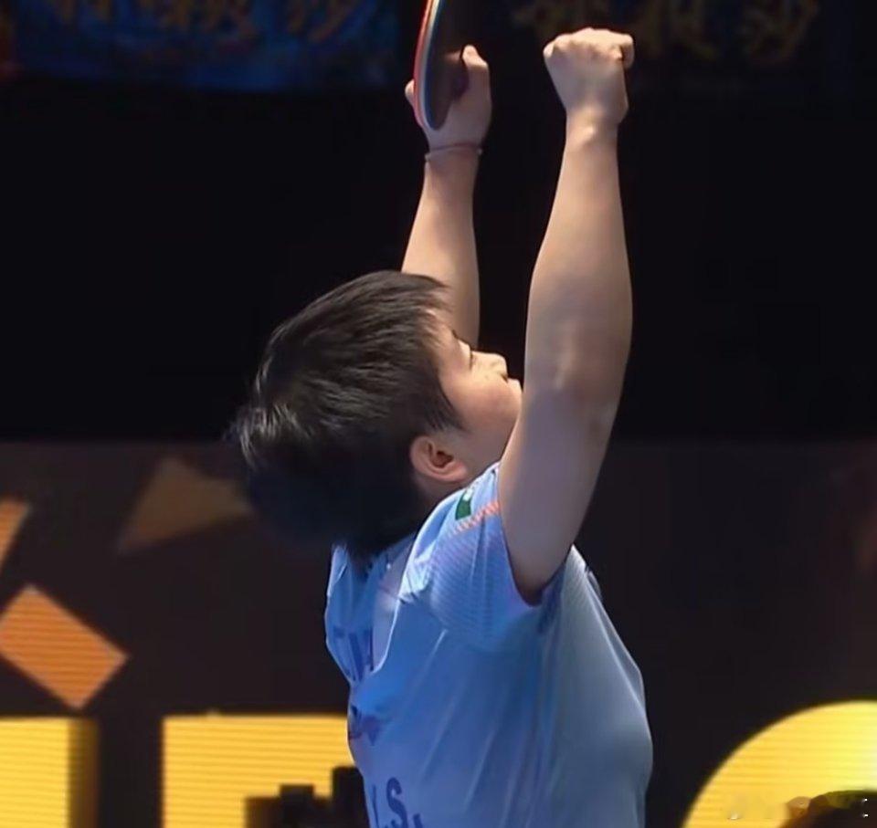 孙颖莎4-3击败王曼，七局比分：11-2，4-11，11-9，6-11，11-7