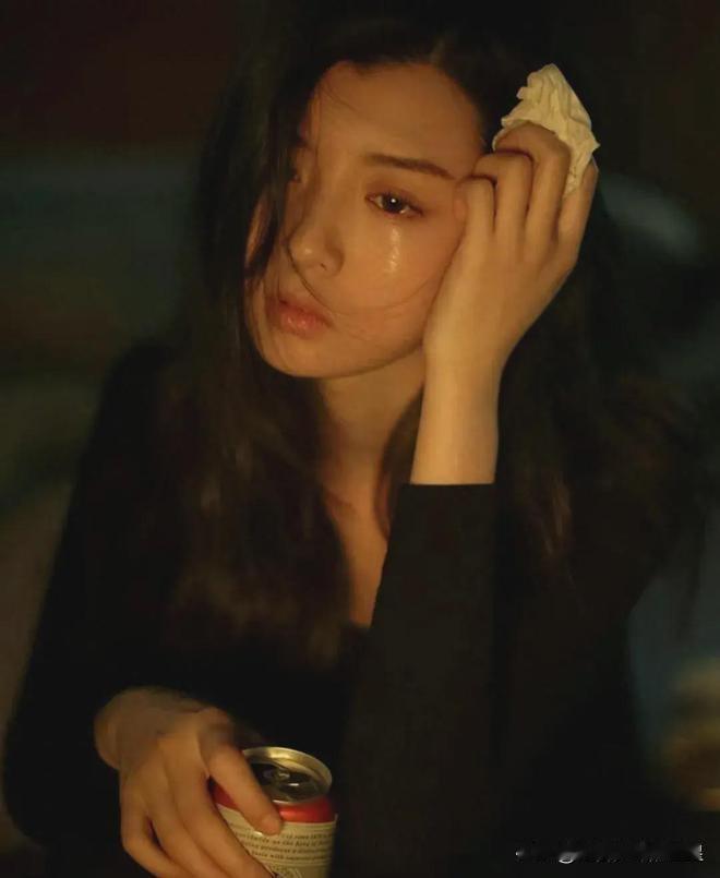 你听说过因为没收衣服就被分手的事吗?杭州一姑娘让男友收下衣服,男友竟直接让她