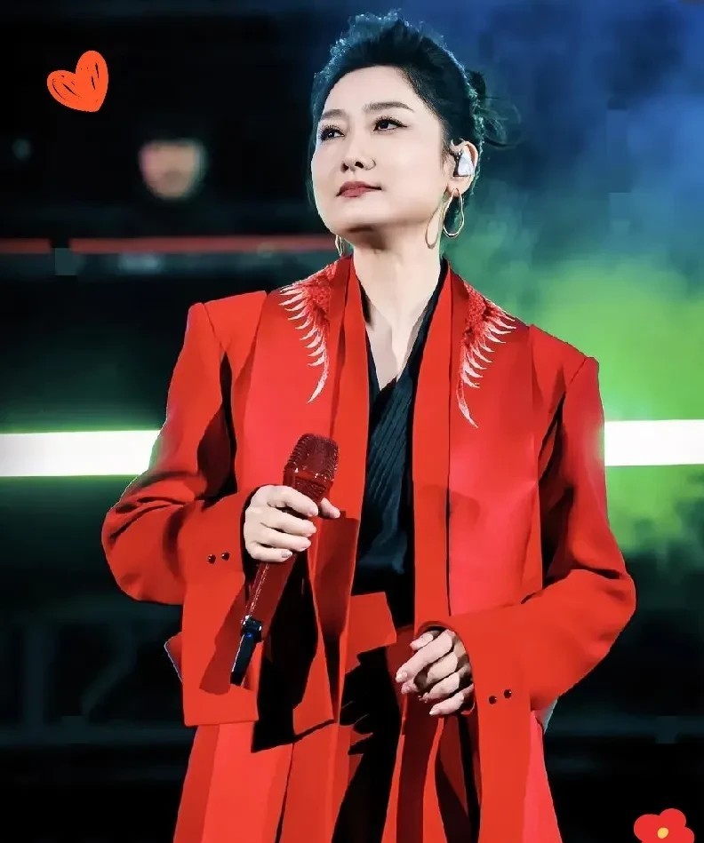 玲花近几日心情糟糕，发文称“我怕我撑不下去了”。直接把网友们的心疼值拉满！凤
