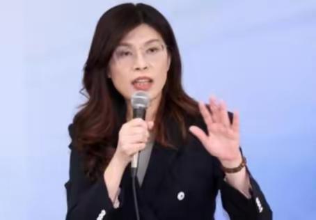 彻底翻车！郑丽文高调捐款日本引巨大争议，真正后悔的根本不是捐款近日，台湾政