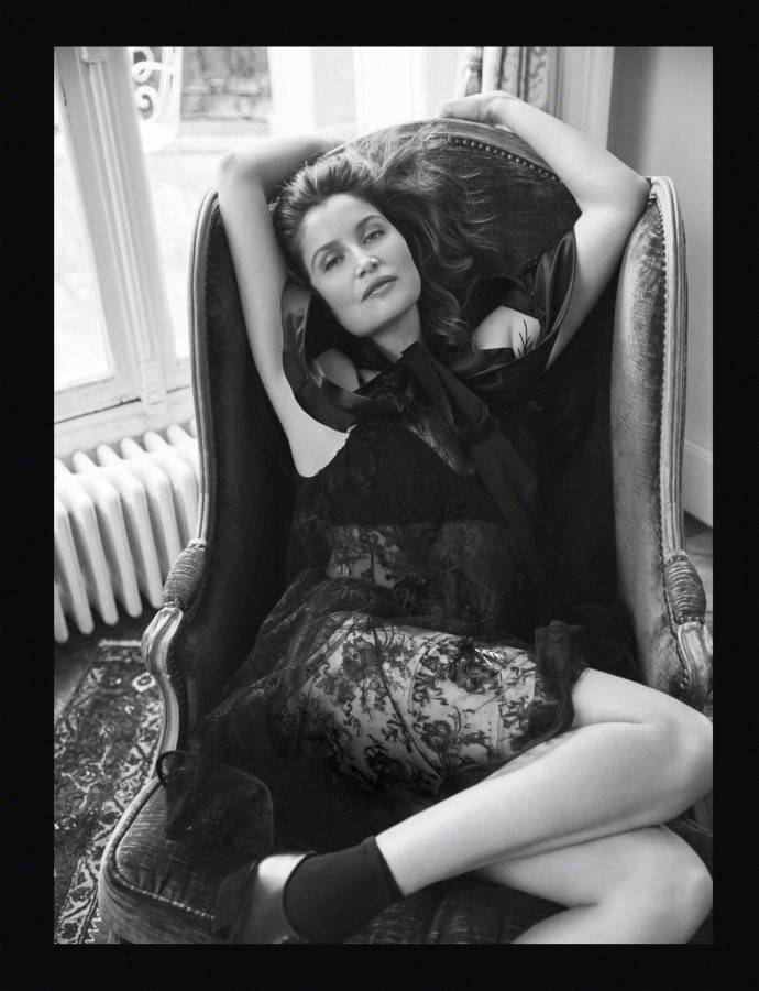 ElleFrance法国版老牌超模LaetitiaCastaDior登封