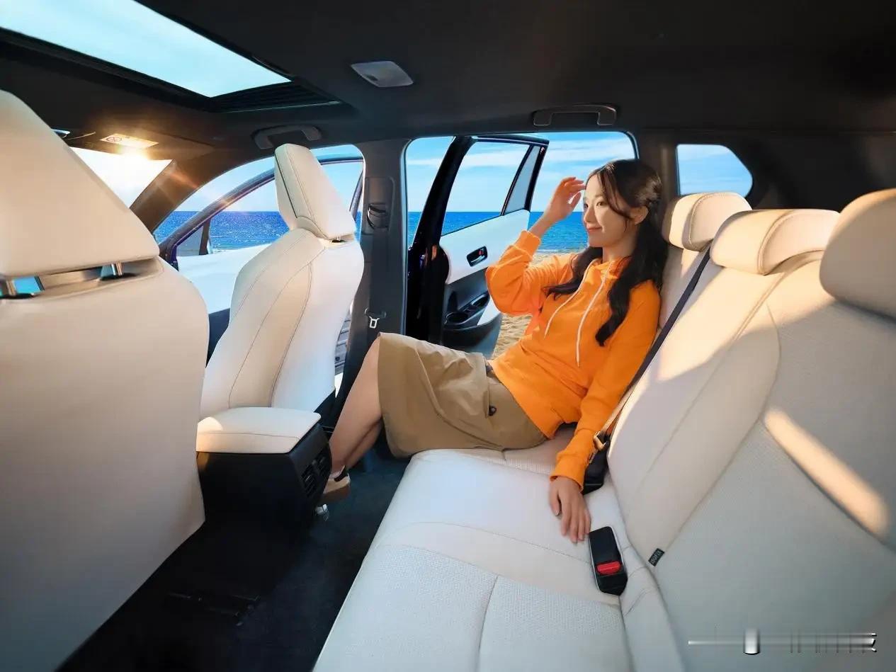 说实话，这次2026款卡罗拉真的让我刮目相看了。2月刚上市，起售价11.88万比