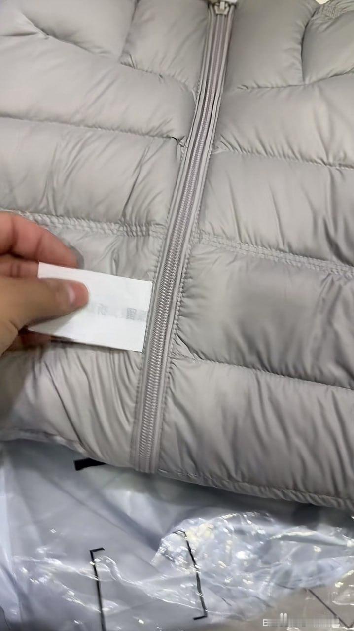 服装商家搞这种标签，看来是吃了不少硬亏。