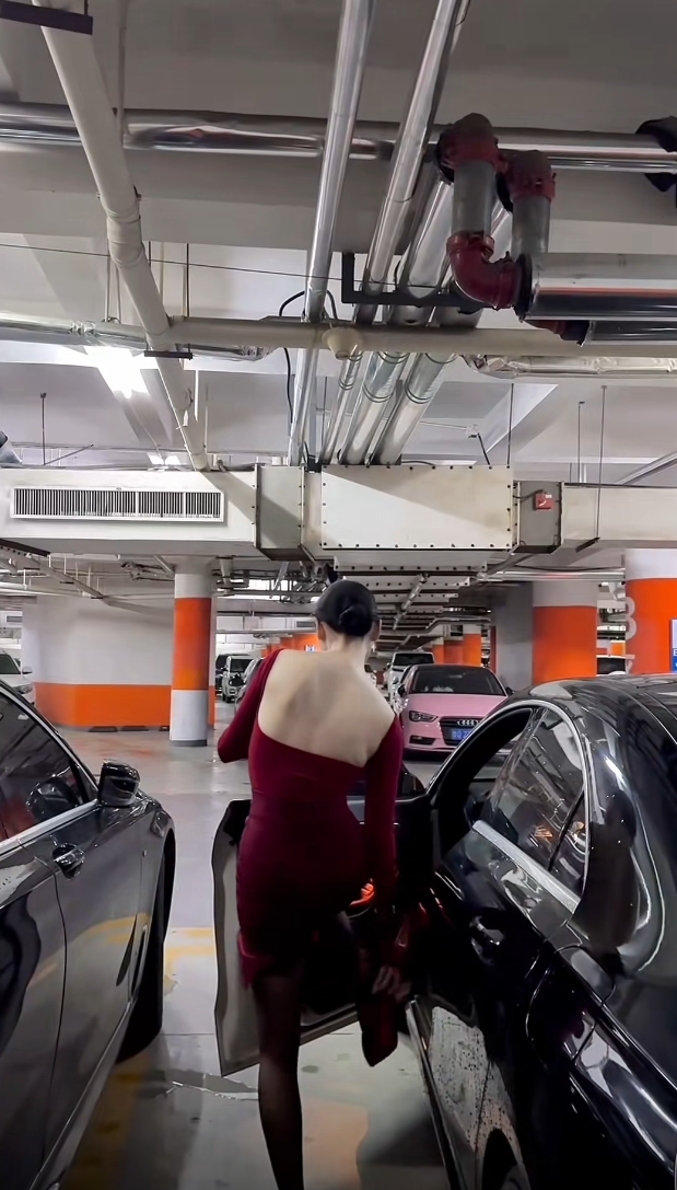 我始终认为，读书受教育的目的，是为我们确立正确的三观，明事理懂得尊重他人，而不是
