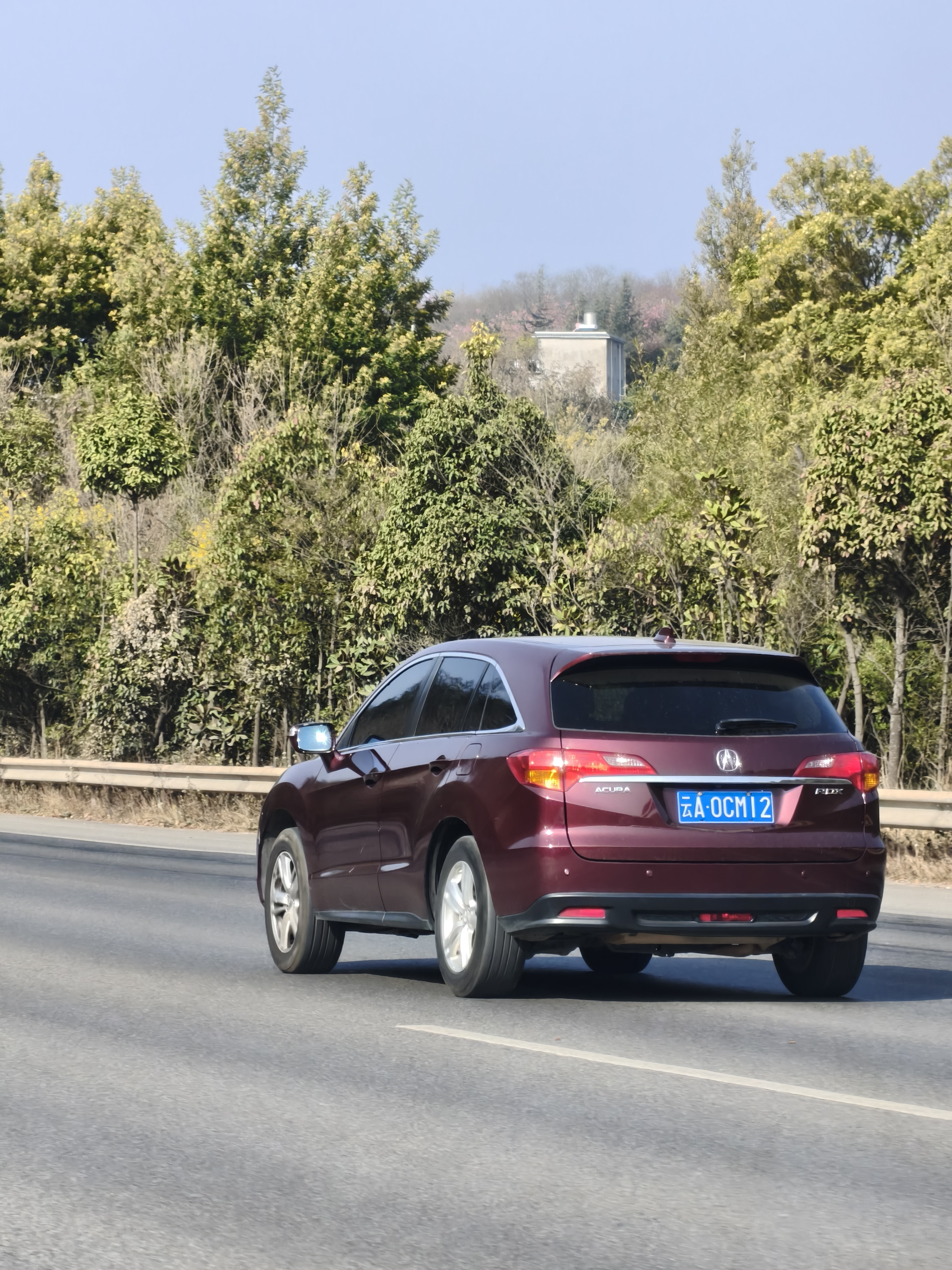 三个比较昂贵的少见本田汽车X335i这个轮圈辨识度是真的高，花70多万买个X3