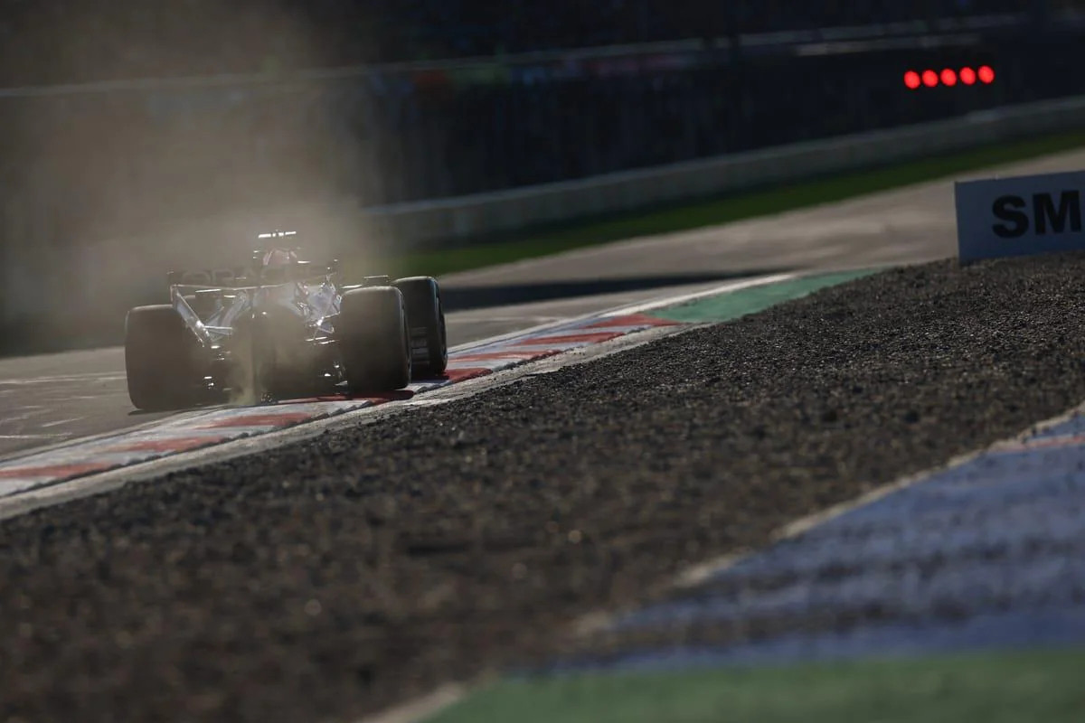 f1据了解，在F1中国站后各车队与FIA的会议中，“排位赛问题”已被列为规则调