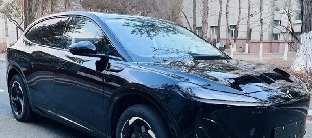 大家发现没有，有个很奇怪的现象，电车跑1000公里，电费100元就够了，油车跑1