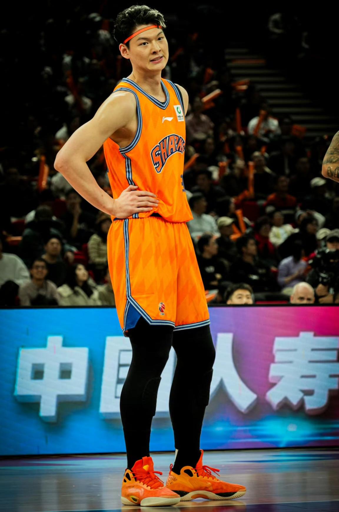 上海90-73大胜青岛，一战基本坐实了这三个不可否认的事实！1.上海冠军相出