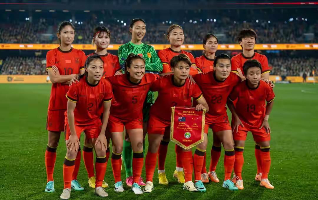 女足球员留洋，每年最高补60万。但真正值钱的，是后面这句话。看懂了吗？这钱