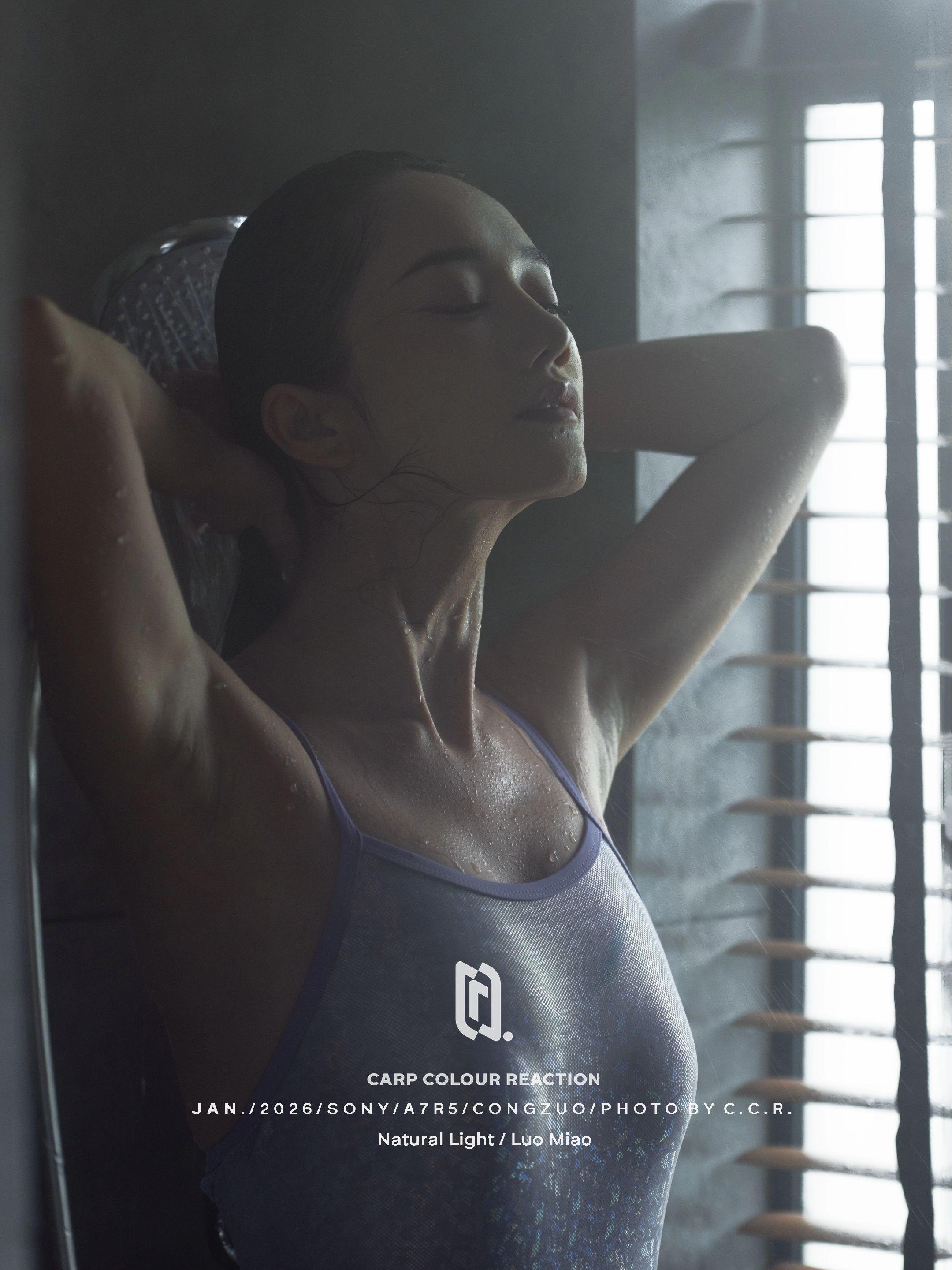 就正常洗个澡！拍摄的身份视角很重要。