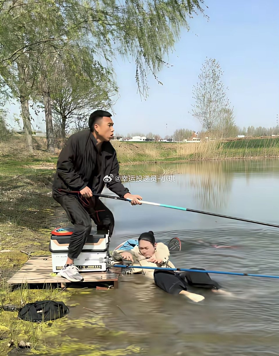 大哥绝对是真正的钓鱼爱好者[捂脸哭]，没有人怀疑吧！