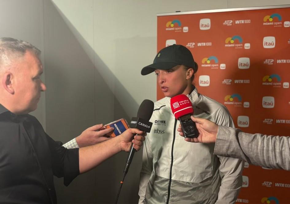 6座大满贯得主，前世界第一斯瓦泰克迈阿密公开赛上首战被同胞里内特2:1无情逆转，