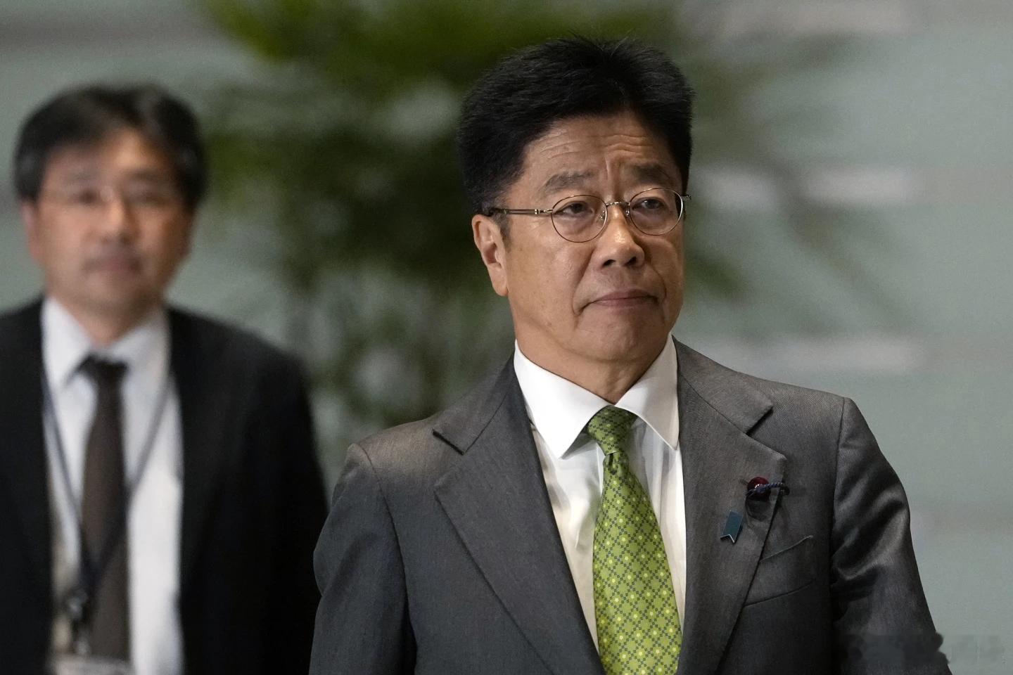 【日本称，美国国债是与特朗普进行关税谈判的“一张牌”】（美联社）——日本财务大臣