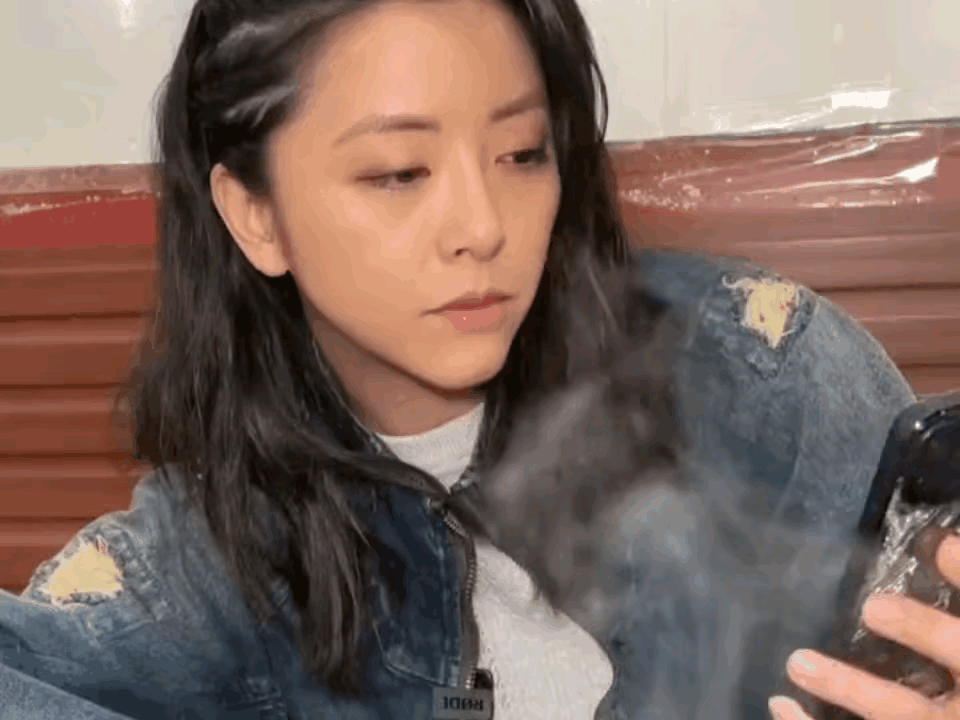 不愧是演员，这演技成功把我骗到了。​​​​
