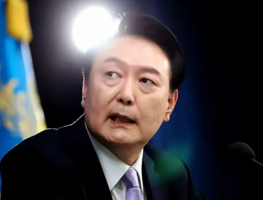 尹锡悦被判！尹锡悦被判决的处罚来了，之前尹锡悦擅自颁布戒严令，搞得韩国一团糟，被