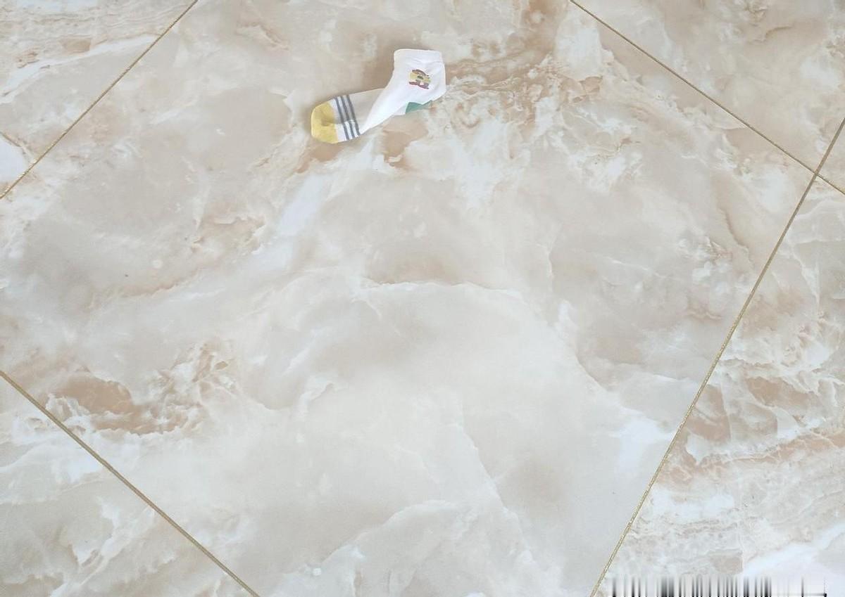 一个家政阿姨，干了两年，说雇主家的小儿子算是养废了。这话听着刺耳，但她讲的事实