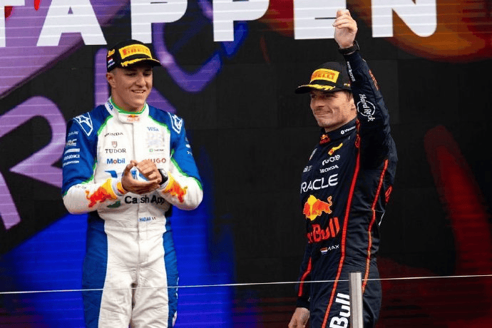 天空体育: 哈贾尔即将升入红牛, 角田裕毅将失去F1席位