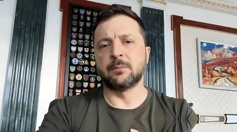 很多人说泽连斯基太“轴”了。连总统宝座都可以不坐，进不进北约、欧盟也无所谓，哪怕