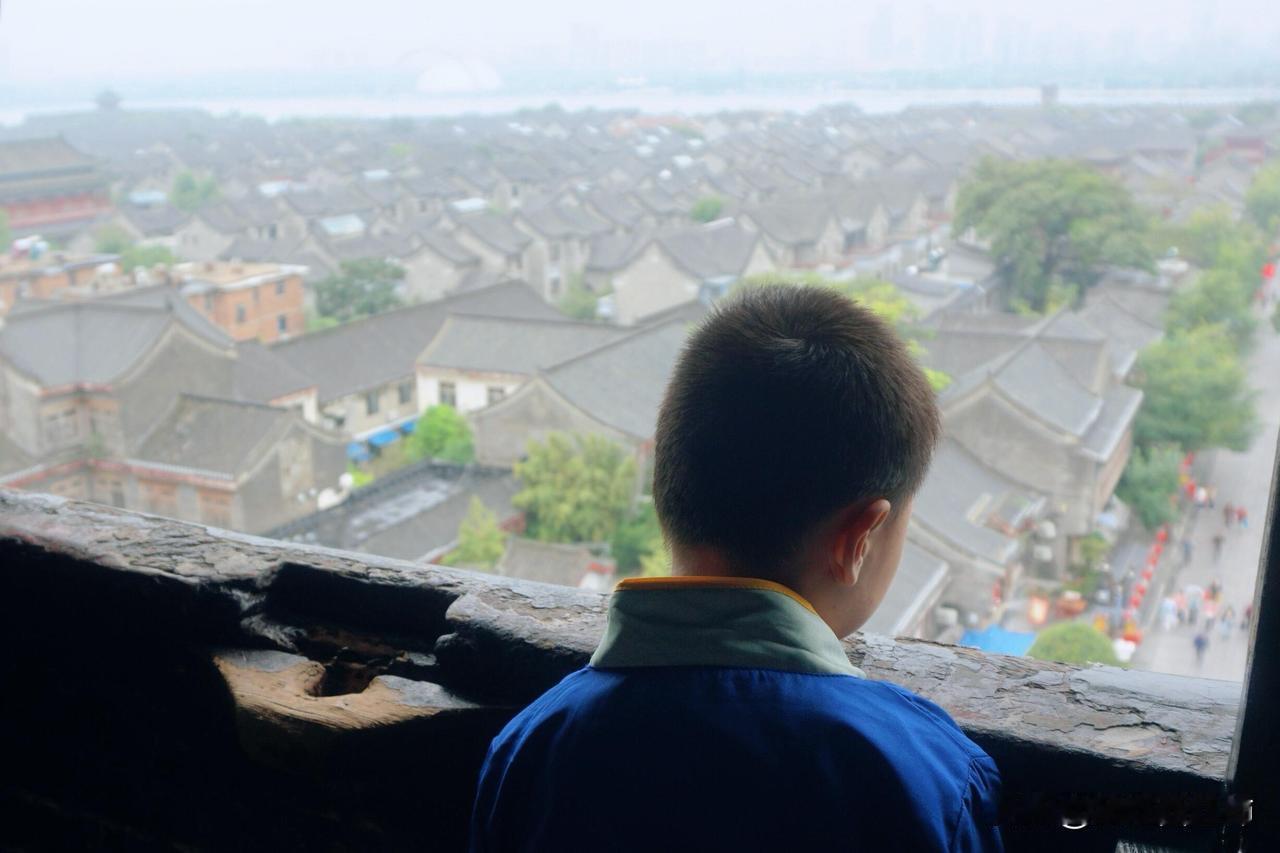 明明生了一个完美小孩，为啥要困在学习里上了半年学，辅导作业的我时常发疯、破防、