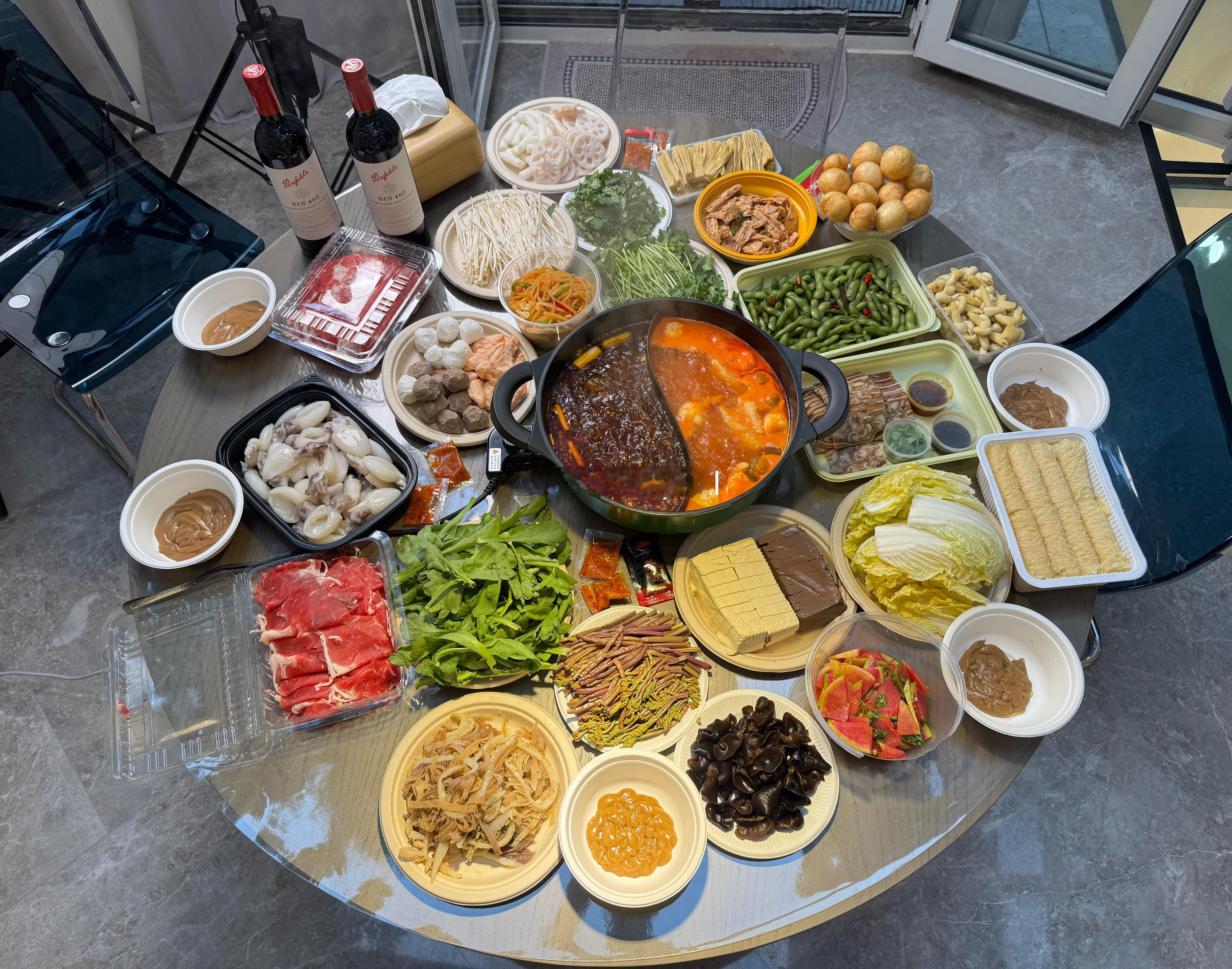 整口小火锅，还蛮丰盛的梦想家ALI​​​