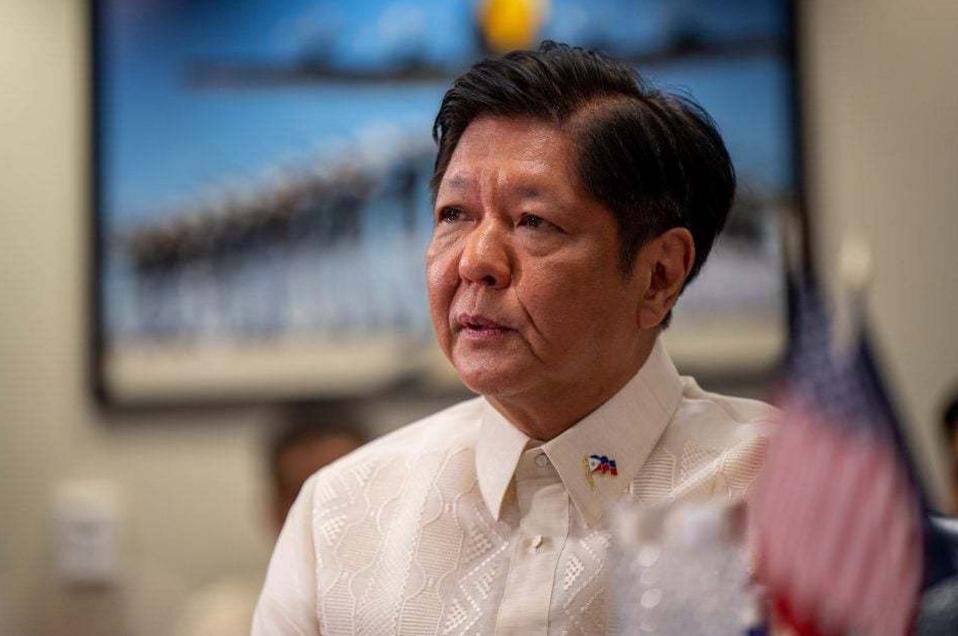 菲律宾彻底玩脱了，缺油只是表象，站错队才是硬伤！菲律宾为了几桶油，在南海问题