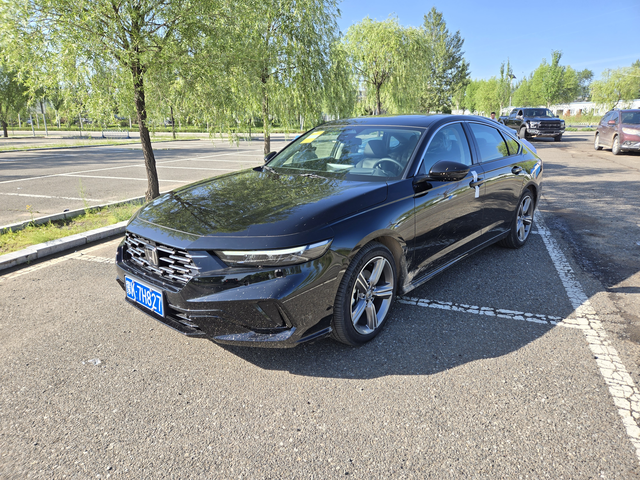 11代半雅阁尊贵提车5个月吐槽一下问题1、中控异响，城市柏油路上都响。2、转