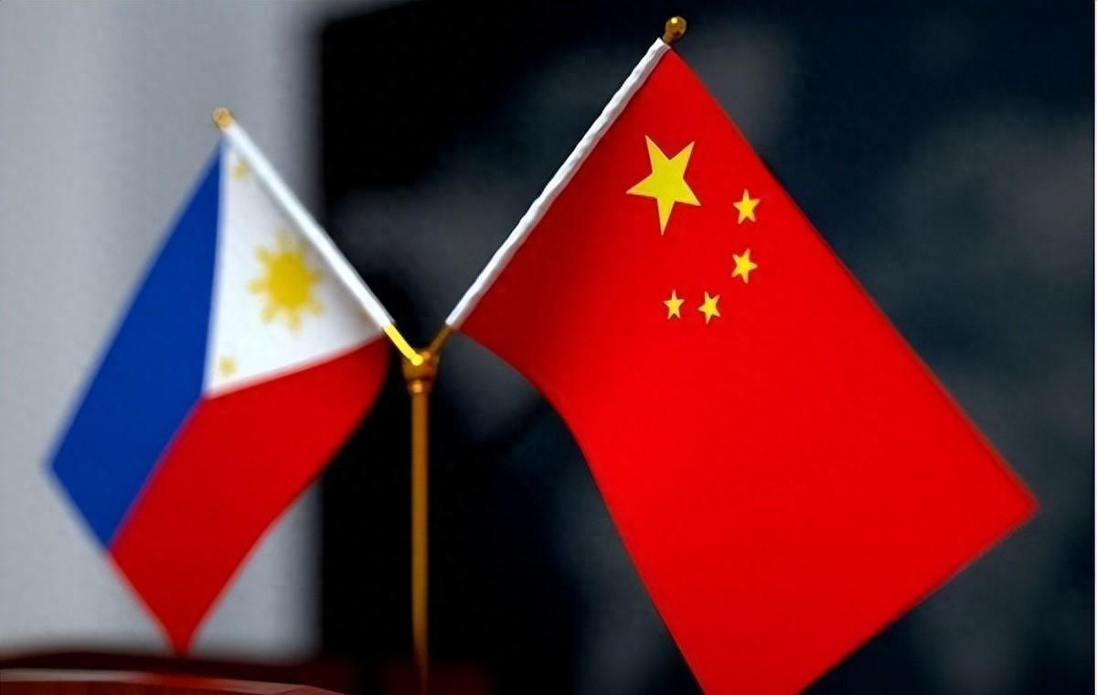 太讽刺！菲律宾拿完中国化肥就翻脸，引日军军演，中国不再忍让亮硬招！最近的菲律