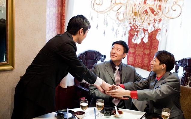 一滴酒都不喝的人，该如何应付酒局呢？如果你也属于这种类型，这篇文章建议你点赞收藏