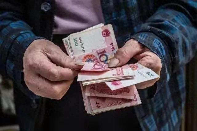 为什么现在的钱越来越不好挣了，原因有三个，看完你就明白了相信很多人都有这样的