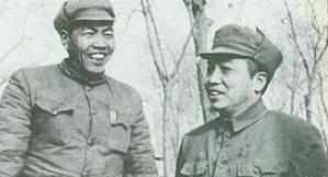 1971年，毛主席在军区大会上询问黄永胜：“张宗逊去哪了？”黄永胜汗流浃背，硬着