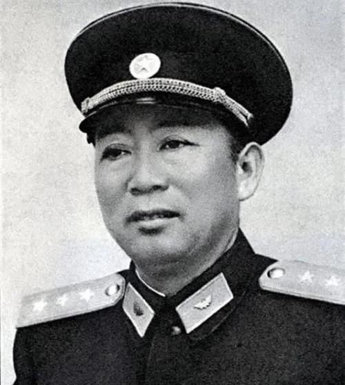 1949年，刘亚楼仅用29个小时就解放了天津，歼敌超过13万。蒋委员长听到天津被