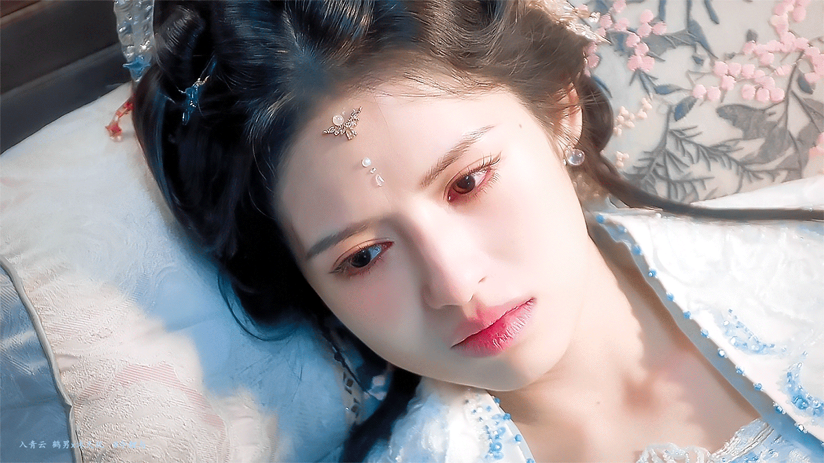 ⭕鹤男在《入青云》里我特别能get到的几个地方：1️⃣明明中虚弱却骄傲抬眸的眼