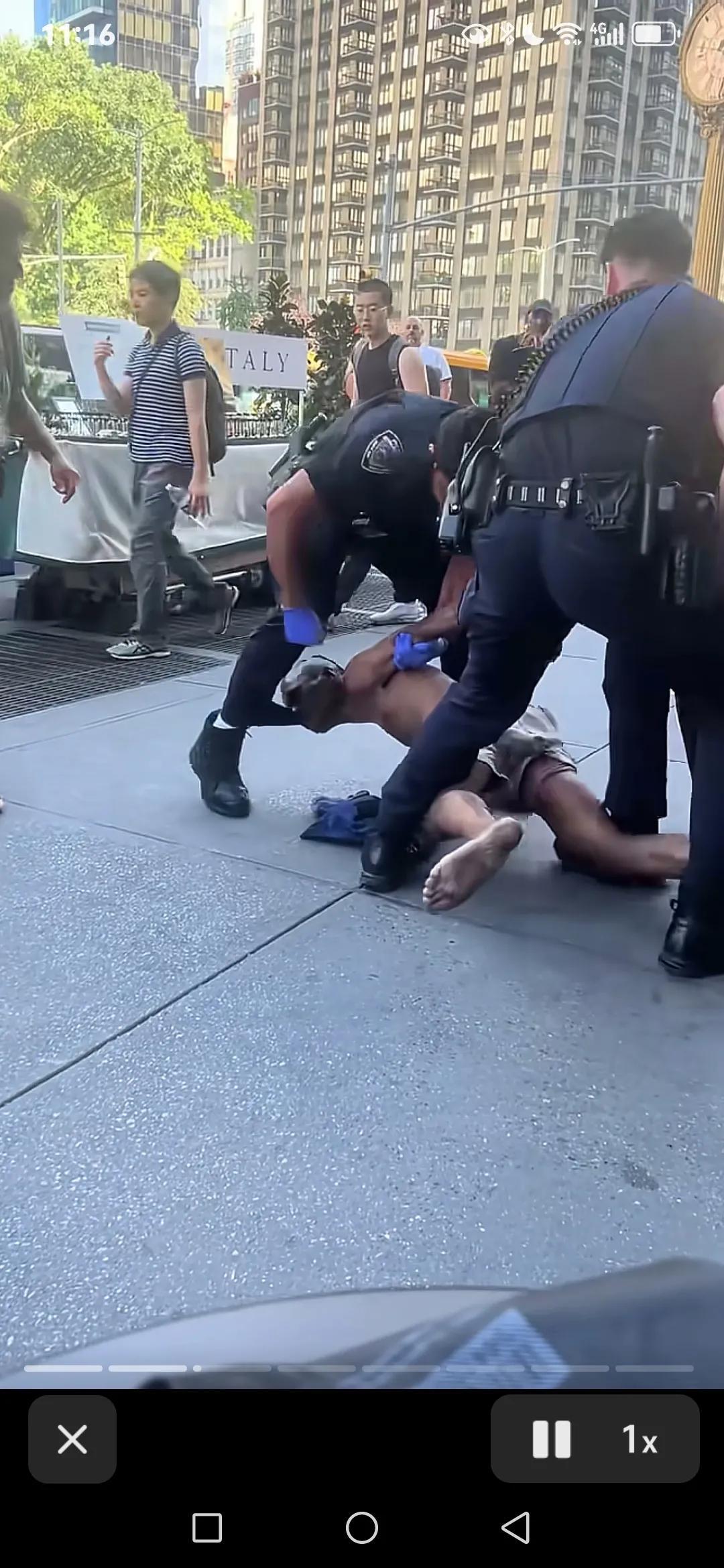 看别人的鸭子多幸福，你们的精神🦆[大笑][捂脸哭]