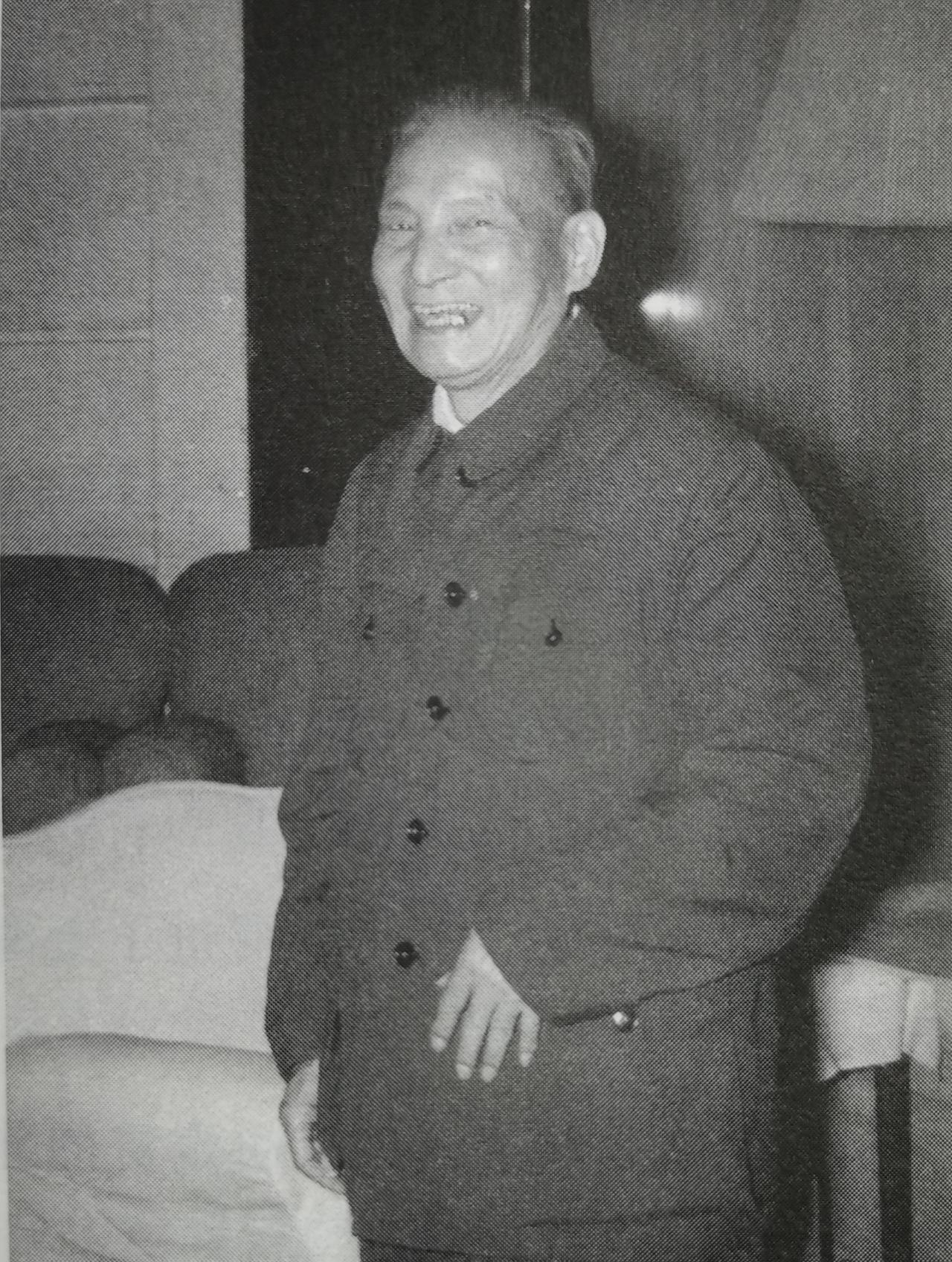 建国之初，陈云负责经济工作，他非常高瞻远瞩。有一次他到广州视察，发现公园里有一些