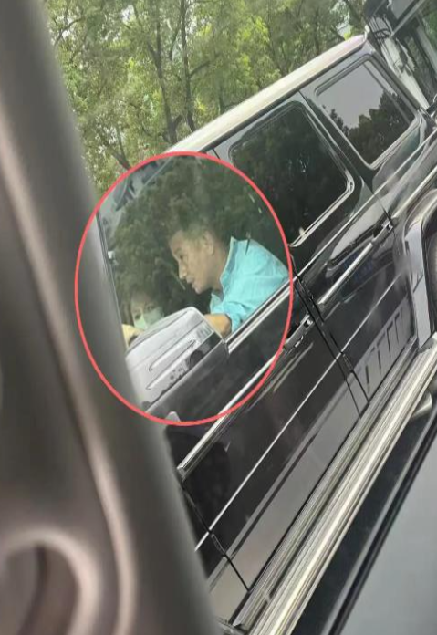 马伊琍一觉睡醒，估计再也坐不住了，不是因为独自抚养女儿太累了，而是网友发了文