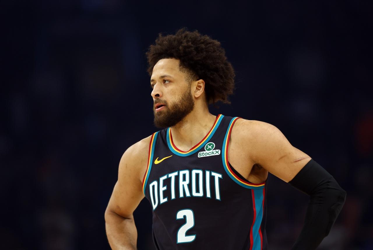 NBA铁王诞生，就这水平还说是联盟前十？今天活塞输给了马刺，在这场状元之战中，