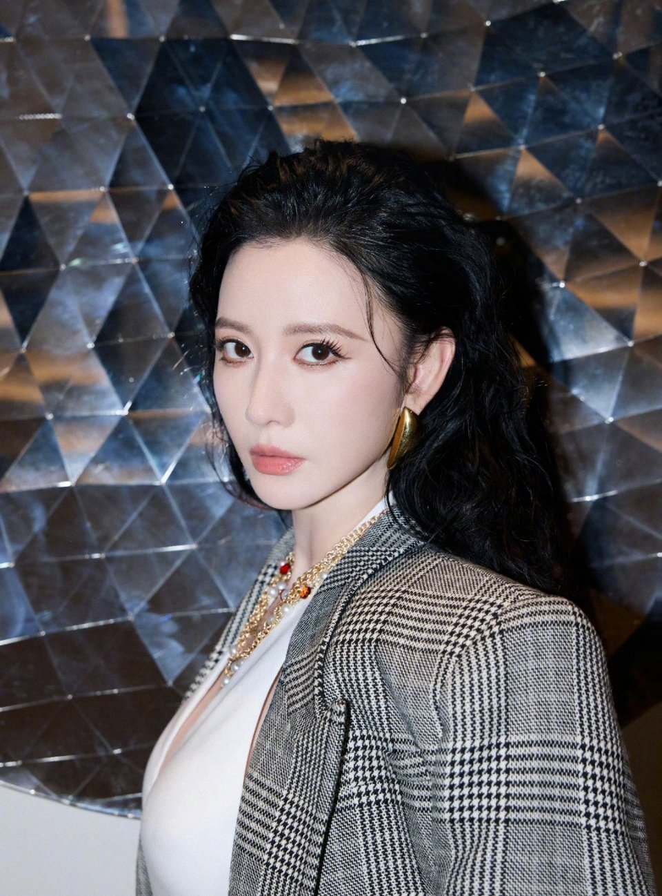 张萌为孟子义庆生张萌为孟子义庆生的举动也太暖心了！这份跨越工作与生活的情谊，在纷