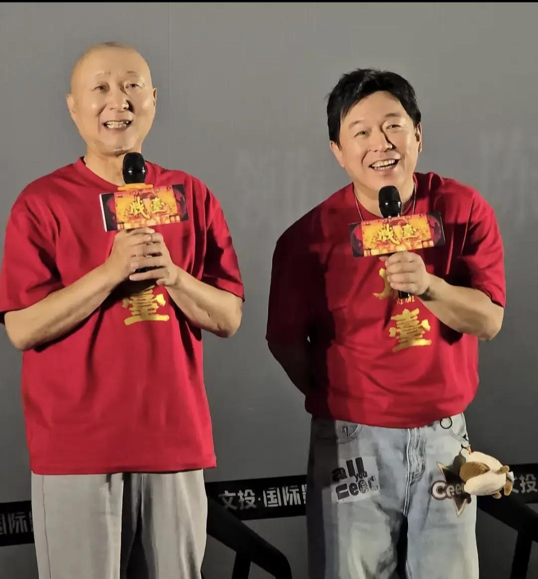 陈佩斯给黄渤打电话，小心翼翼地说：“我筹拍的《戏台》有个角色想你出演，但给不起高