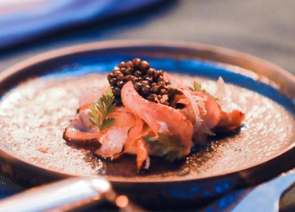 国产鱼子酱打破西方垄断，国际盲测多次夺魁，成功入驻米其林餐厅现在不少高端餐厅