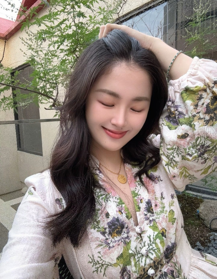 这妮子，看着不赖
