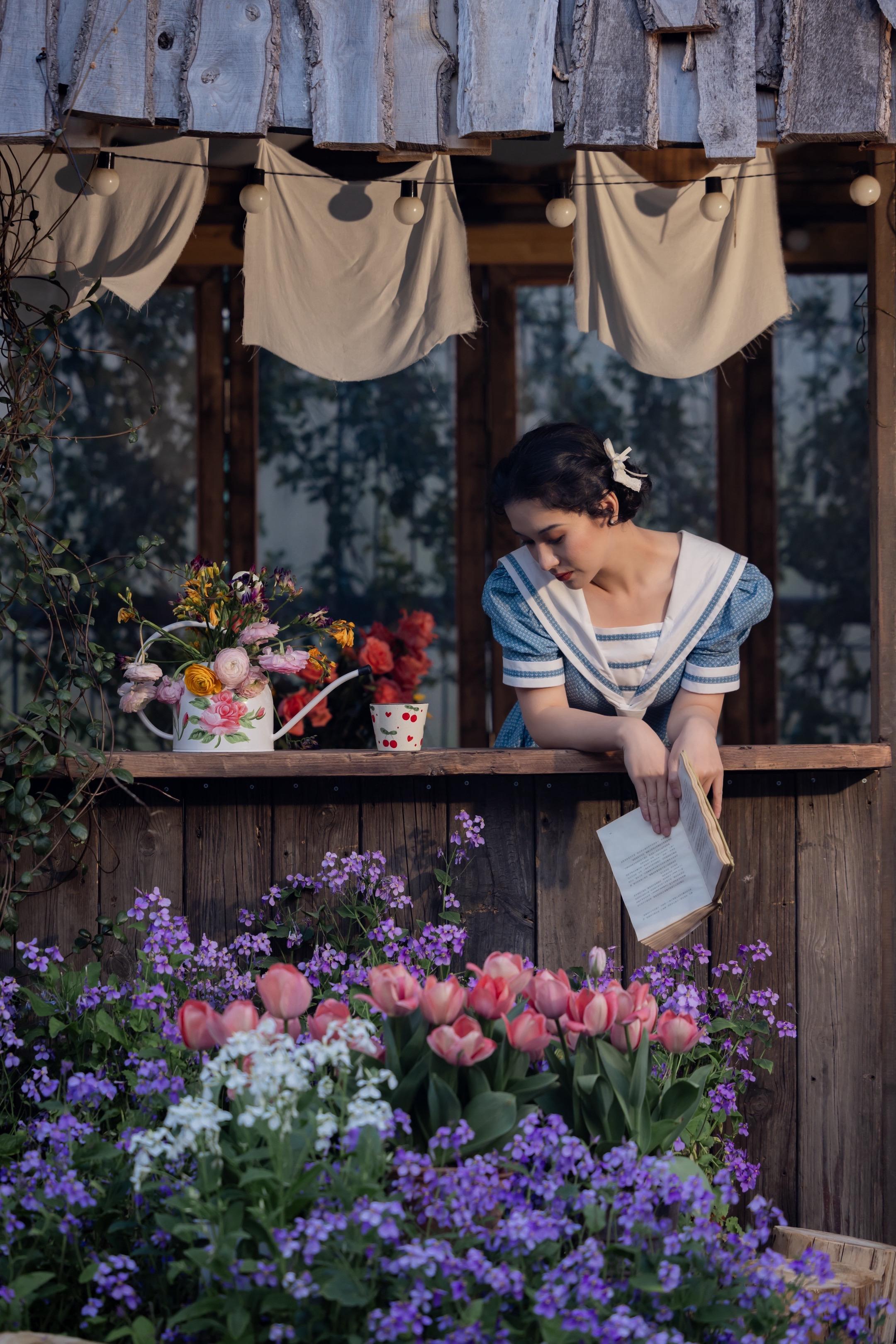 南京佘村❗藏在院子里的春和景明ju出片。在南京小院的春天，感受史铁生笔...