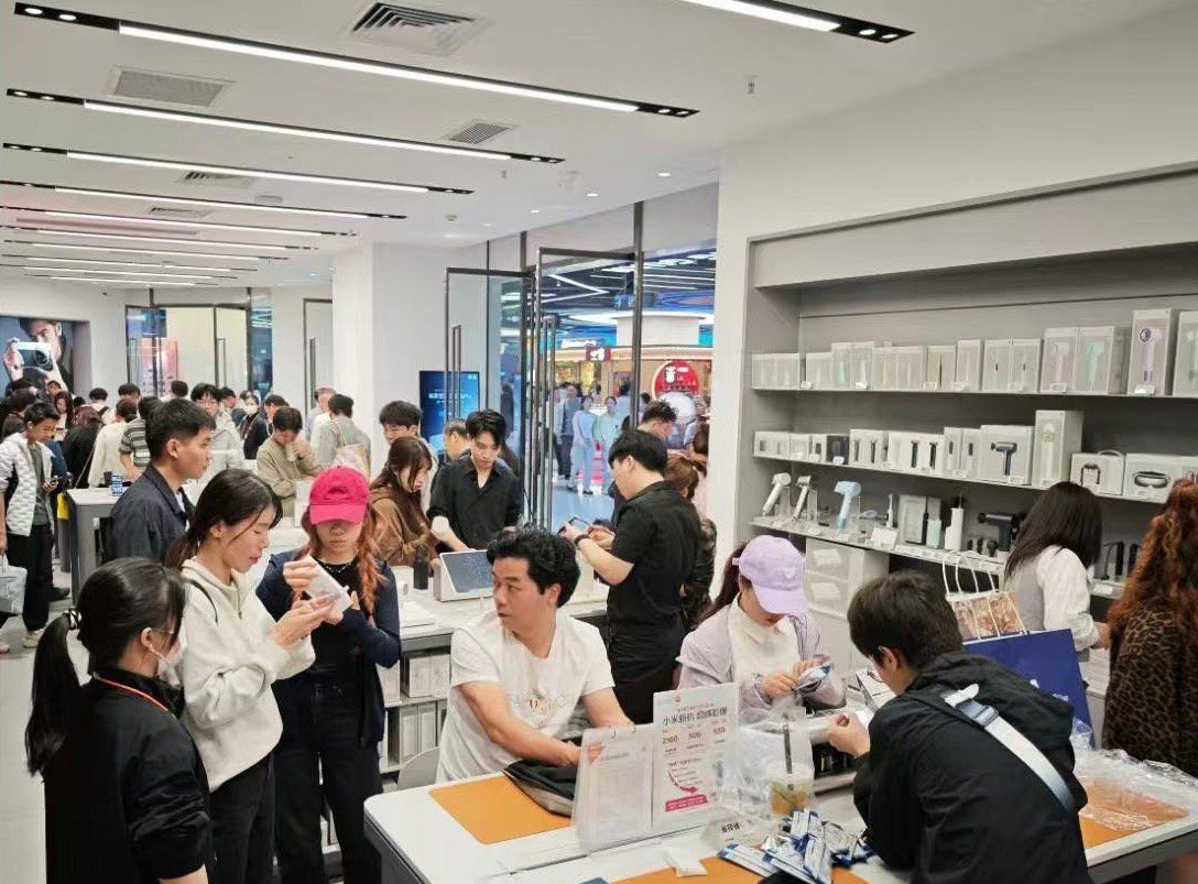 小米家电，我觉得很牛掰。Q1业绩，科技家电收入翻倍增长113.8%，空调出货量同